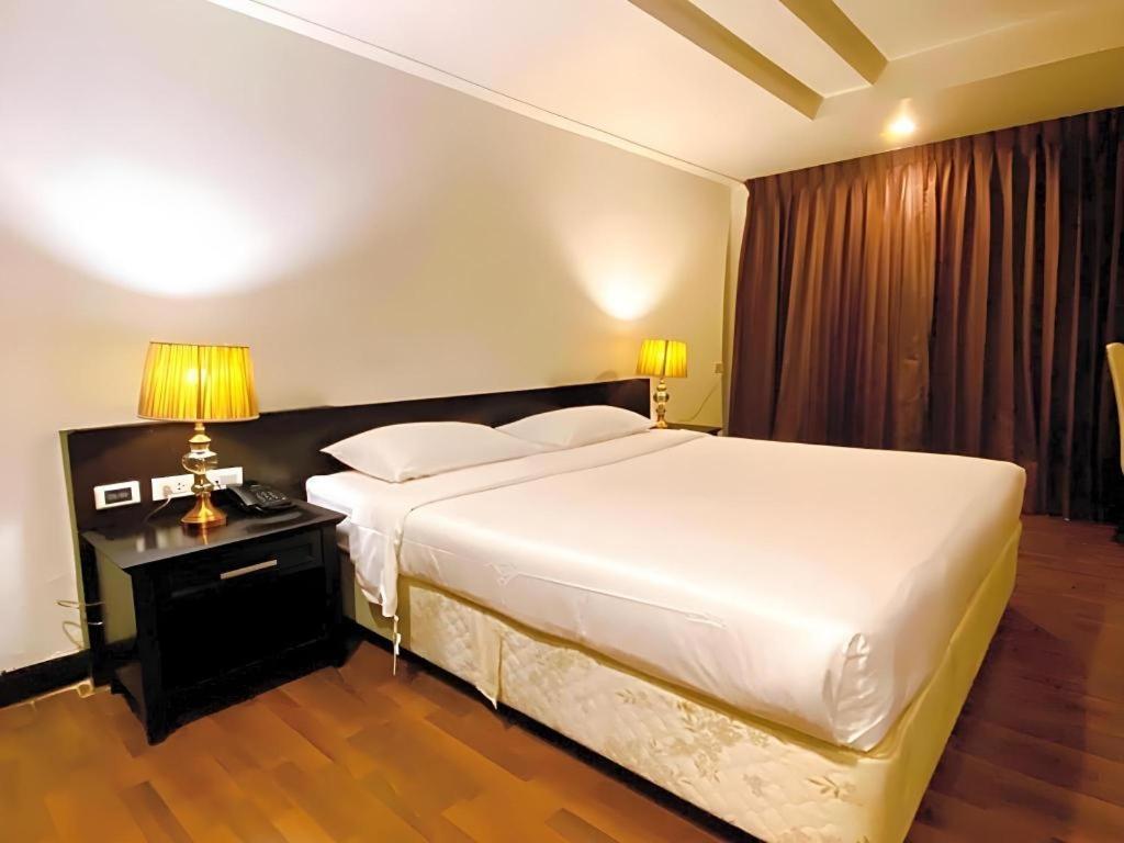 The Heritage Sathorn Suite Hotel Bangkok Exterior foto
